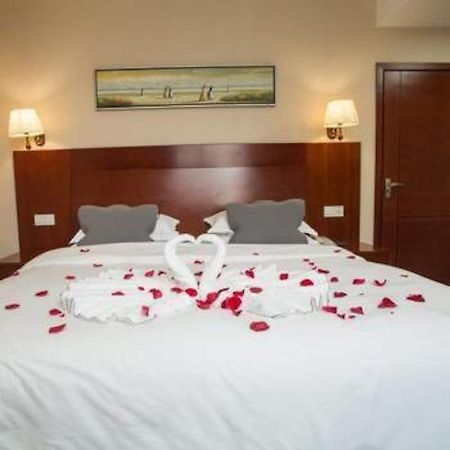 Chonpines Hotel Аньшунь Екстер'єр фото